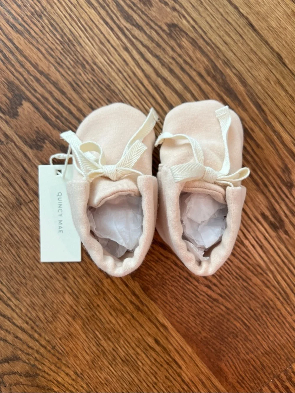NWT QUINCY MAE 100% organic cotton baby booties shell 3-6 months